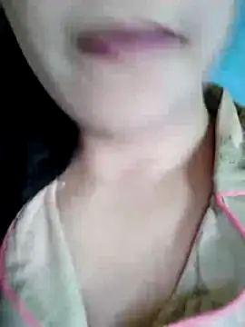 Snapshot of Anki-doll chatting on 12-14-25, 05:35 Anki-doll online show from 12-14-25, 05:35