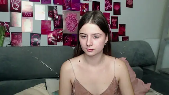 MilanaRoza online show from 10-18-25, 04:52