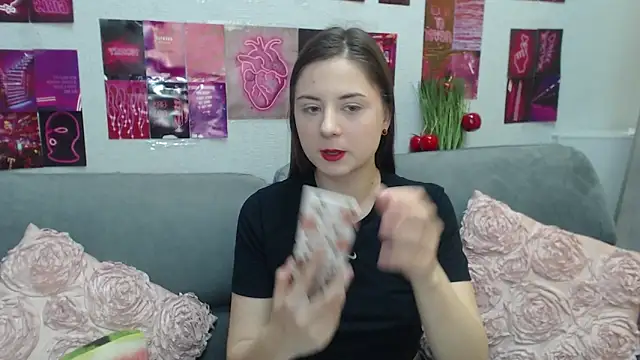 Snapshot of MilanaRoza chatting on 04-26-26, 05:05 MilanaRoza online show from 04-26-26, 05:05