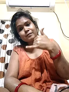 Snapshot of yoursweety09 chatting on 01-05-25, 09:48 yoursweety09 online show from 01-05-25, 09:48