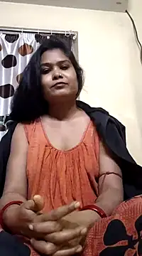 Snapshot of yoursweety09 chatting on 01-05-25, 03:45 yoursweety09 online show from 01-05-25, 03:45