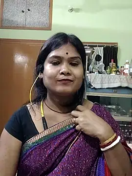 Snapshot of yoursweety09 chatting on 05-08-26, 02:33 yoursweety09 online show from 05-08-26, 02:33