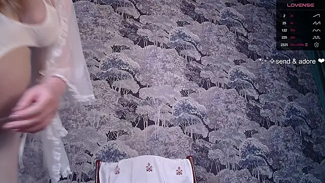 Snapshot of Ambrosia_nectar chatting on 04-23-26, 12:29 Ambrosia nectar online show from 04-23-26, 12:29