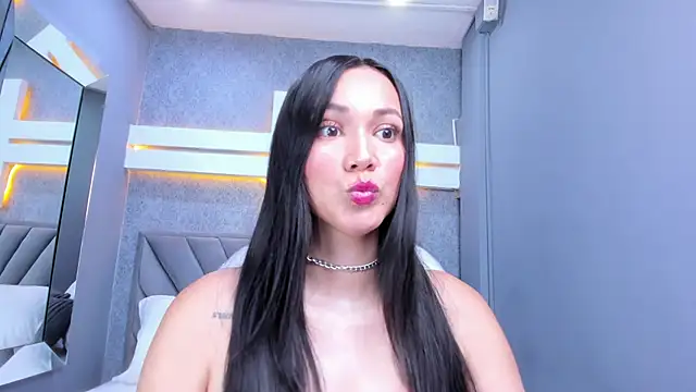 Snapshot of JessicaMilan chatting on 10-30-25, 10:32 JessicaMilan online show from 10-30-25, 10:32