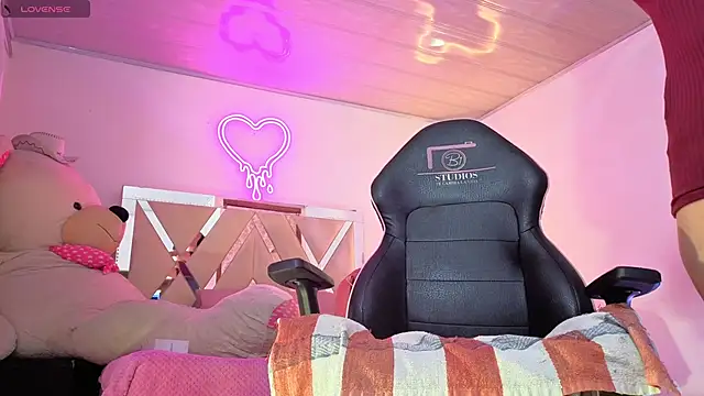 Snapshot of Laylafoxy_tay chatting on 01-16-26, 03:10 Laylafoxy tay online show from 01-16-26, 03:10