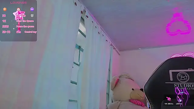 Snapshot of Laylafoxy_tay chatting on 02-05-26, 11:48 Laylafoxy tay online show from 02-05-26, 11:48