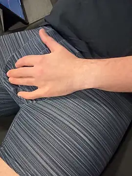 Snapshot of Dan8736 chatting on 12-13-25, 08:58 Dan8736 online show from 12-13-25, 08:58