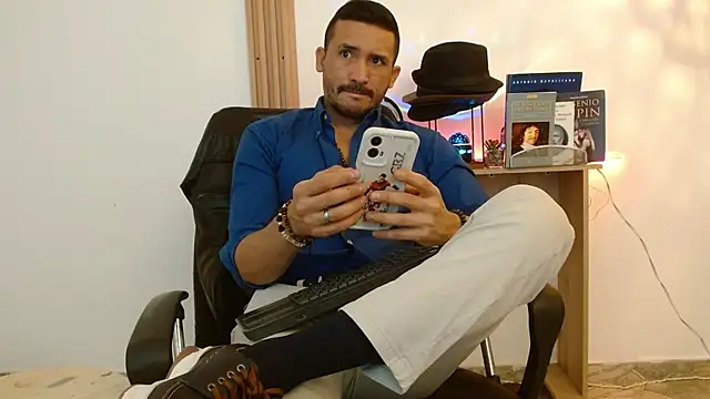 Reiko 85  online show from 11-12-25, 03:01