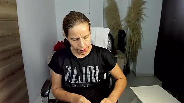 Milf karlye online show from 04-07-26, 02:01