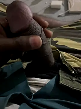 Snapshot of deshi_boybig chatting on 12-05-25, 04:25 deshi boybig online show from 12-05-25, 04:25