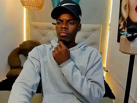 Snapshot of royce_ebony chatting on 02-05-26, 02:38 royce ebony online show from 02-05-26, 02:38