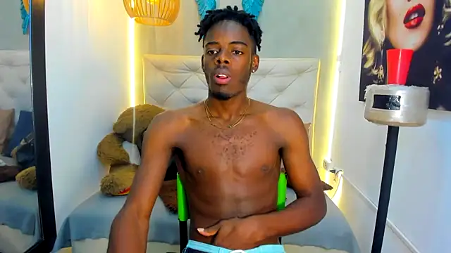 Snapshot of royce_ebony chatting on 02-13-26, 03:02 royce ebony online show from 02-13-26, 03:02