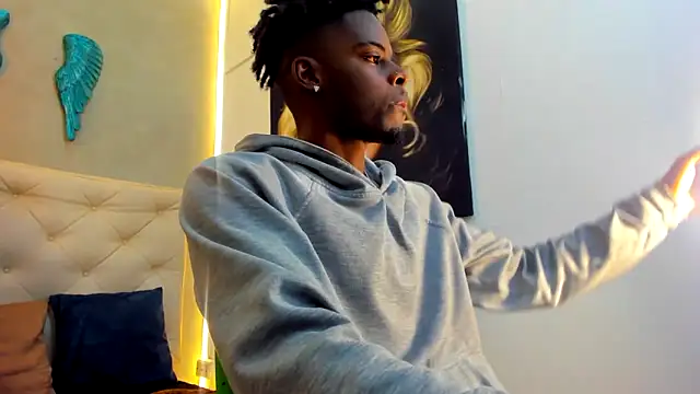 Snapshot of royce_ebony chatting on 02-25-26, 02:21 royce ebony online show from 02-25-26, 02:21