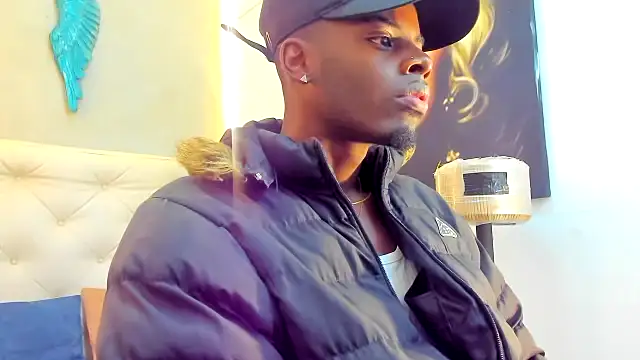 Snapshot of royce_ebony chatting on 02-26-26, 02:43 royce ebony online show from 02-26-26, 02:43