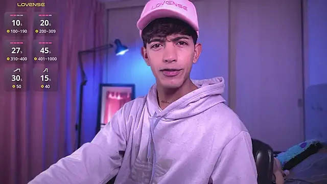 Snapshot of teobowny_ chatting on 01-24-25, 01:25 teobowny online show from 01-24-25, 01:25