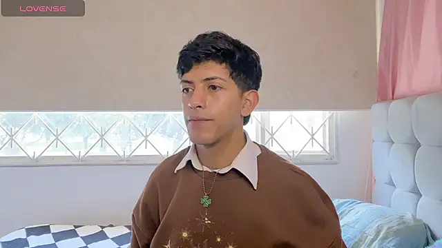 Snapshot of teobowny_ chatting on 11-16-25, 04:01 teobowny online show from 11-16-25, 04:01