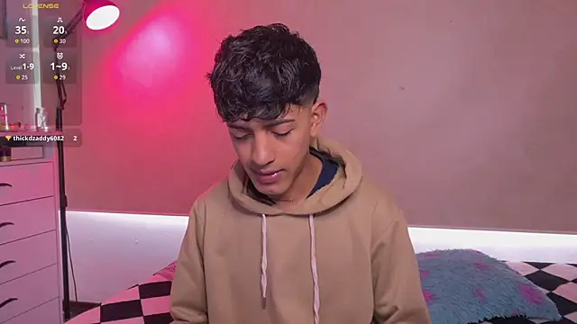 Snapshot of teobowny_ chatting on 11-26-25, 01:23 teobowny online show from 11-26-25, 01:23