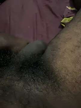 mallucallboy2104 online show from 04-27-26, 07:56