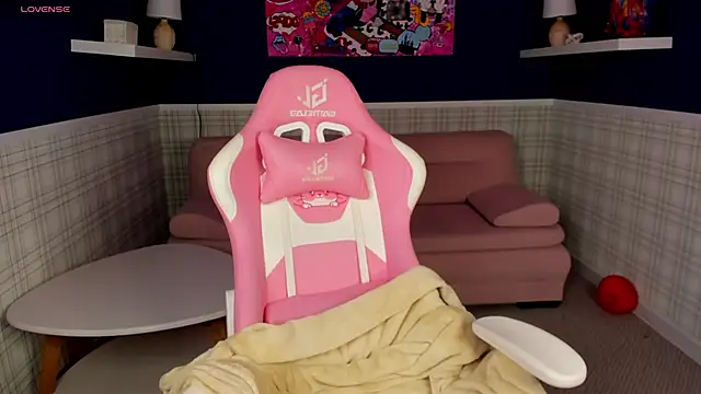 Snapshot of Jennifer_Wadee chatting on 03-18-25, 11:53 Jennifer Wadee online show from 03-18-25, 11:53