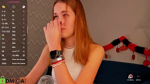 Snapshot of Jennifer_Wadee chatting on 10-30-25, 11:38 Jennifer Wadee online show from 10-30-25, 11:38