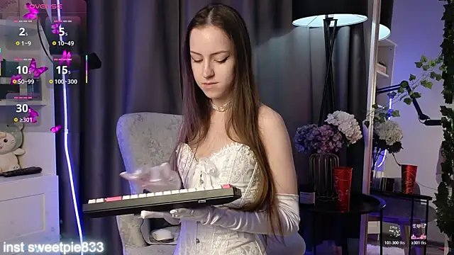 Anal Girl  online show from 04-08-26, 04:29