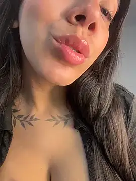 Snapshot of AndyFire69 chatting on 02-08-26, 09:02 AndyFire69 online show from 02-08-26, 09:02