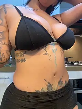 Snapshot of AndyFire69 chatting on 02-16-26, 09:16 AndyFire69 online show from 02-16-26, 09:16