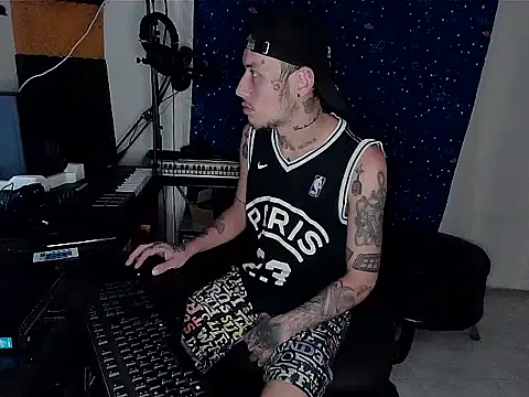 patrik tattoo  online show from 12-06-24, 11:47