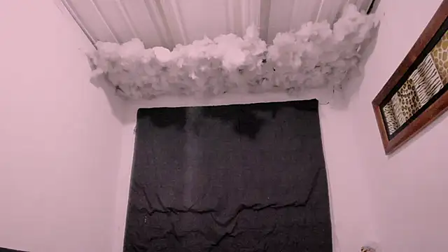 Snapshot of Lauu_G chatting on 11-06-25, 10:16 Lauu G online show from 11-06-25, 10:16