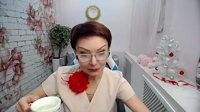 Snapshot of Cutie_Asya chatting on 12-25-24, 11:22 Cutie Asya online show from 12-25-24, 11:22