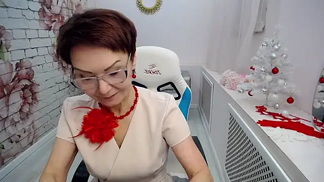 Snapshot of Cutie_Asya chatting on 12-30-24, 04:42 Cutie Asya online show from 12-30-24, 04:42