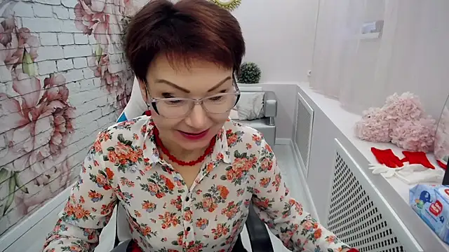 Snapshot of Cutie_Asya chatting on 02-24-25, 04:38 Cutie Asya online show from 02-24-25, 04:38