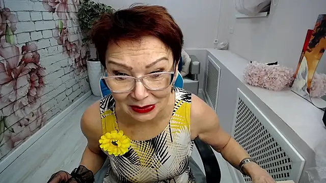 Snapshot of Cutie_Asya chatting on 11-27-25, 04:58 Cutie Asya online show from 11-27-25, 04:58