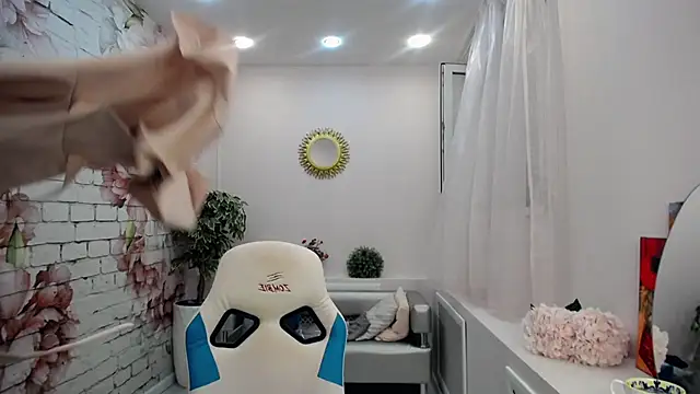 Snapshot of Cutie_Asya chatting on 12-03-25, 04:42 Cutie Asya online show from 12-03-25, 04:42