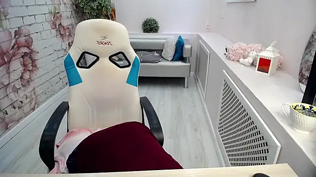 Snapshot of Cutie_Asya chatting on 02-10-26, 06:39 Cutie Asya online show from 02-10-26, 06:39