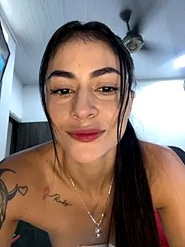 Snapshot of emilie_xx_ chatting on 09-29-25, 02:44 emilie xx online show from 09-29-25, 02:44