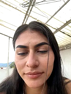 Snapshot of emilie_xx_ chatting on 10-10-25, 10:09 emilie xx online show from 10-10-25, 10:09
