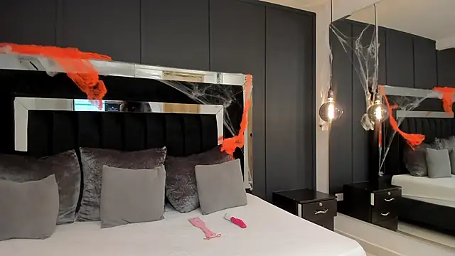 Snapshot of emilie_xx_ chatting on 10-27-25, 09:30 emilie xx online show from 10-27-25, 09:30