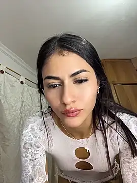 emilie xx  online show from 05-30-26, 04:42