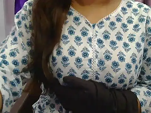 Snapshot of cutie-taara chatting on 12-30-24, 05:04 cutie-taara online show from 12-30-24, 05:04