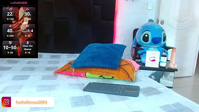 Snapshot of foxhellenxxxx chatting on 09-17-25, 03:03 foxhellenxxxx online show from 09-17-25, 03:03