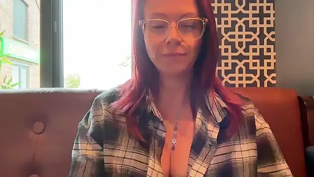 Snapshot of MelodyRoseUk chatting on 10-30-25, 12:17 MelodyRoseUk online show from 10-30-25, 12:17