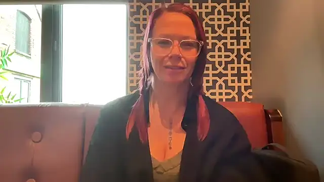 Snapshot of MelodyRoseUk chatting on 11-11-25, 11:21 MelodyRoseUk online show from 11-11-25, 11:21