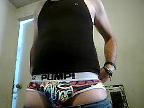 Snapshot of frank32love chatting on 02-10-25, 03:10 frank32love online show from 02-10-25, 03:10