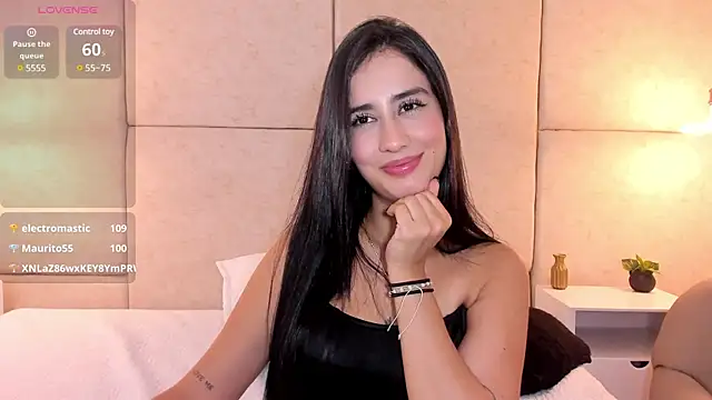 Snapshot of Amiirra_ chatting on 02-23-25, 12:30 Amiirra  online show from 02-23-25, 12:30