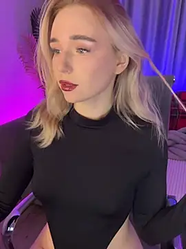 Snapshot of Eva_Millss chatting on 12-21-24, 01:10 Eva Millss online show from 12-21-24, 01:10