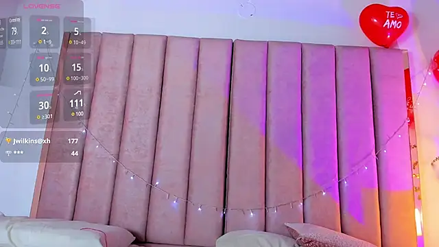 Snapshot of VICTORIA_RASH chatting on 02-14-25, 08:26 VICTORIA RASH online show from 02-14-25, 08:26