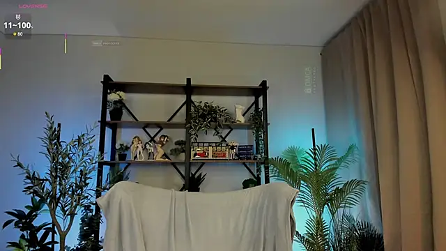 Snapshot of careful_i_bite_nya chatting on 10-18-25, 03:02 careful i bite nya online show from 10-18-25, 03:02