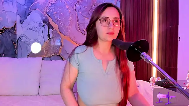 centaurigirl online show from 09-19-25, 03:13