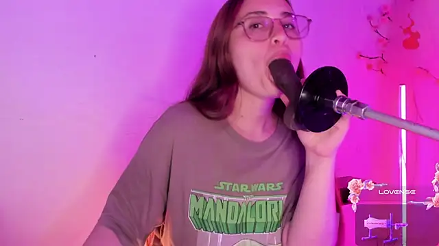 centaurigirl online show from 09-30-25, 03:55